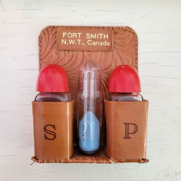 Fort Smith Vintage Salt & Pepper Cook Timer Hand Tooled Leather Travel Set - Picture 1 of 9